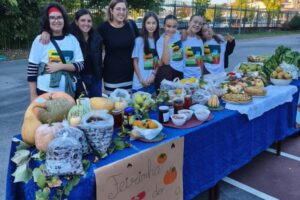 Comunidade escolar celebra o Dia Mundial da Alimentação com a feirinha  sustentável “Sabores que Sustentam”